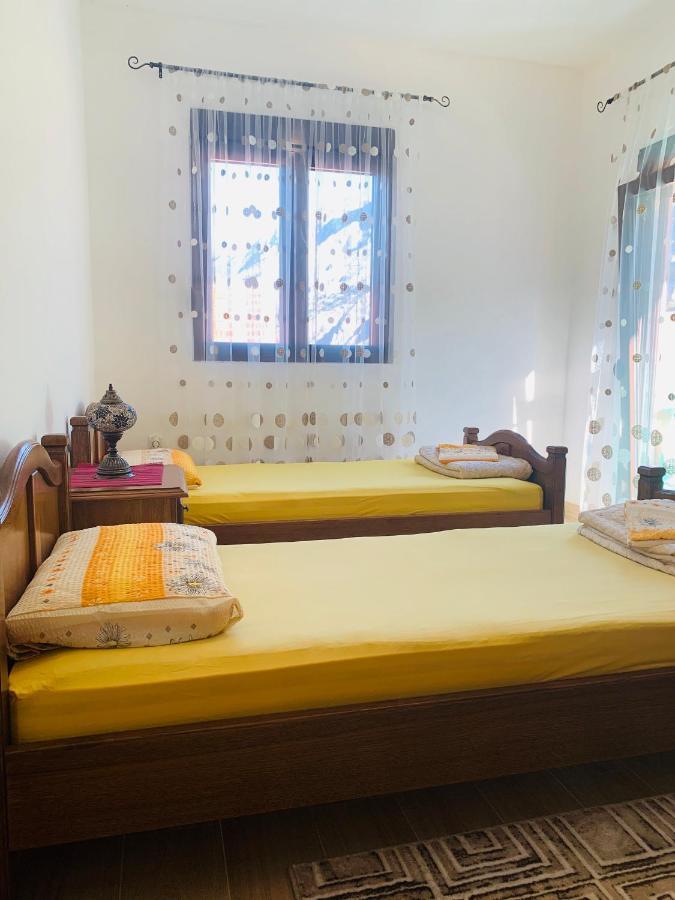 Gara 5 Apartment โกตอร์ ภายนอก รูปภาพ