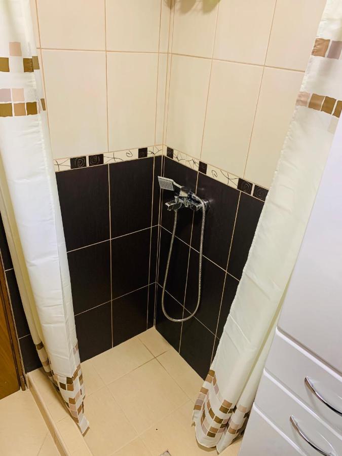 Gara 5 Apartment โกตอร์ ภายนอก รูปภาพ