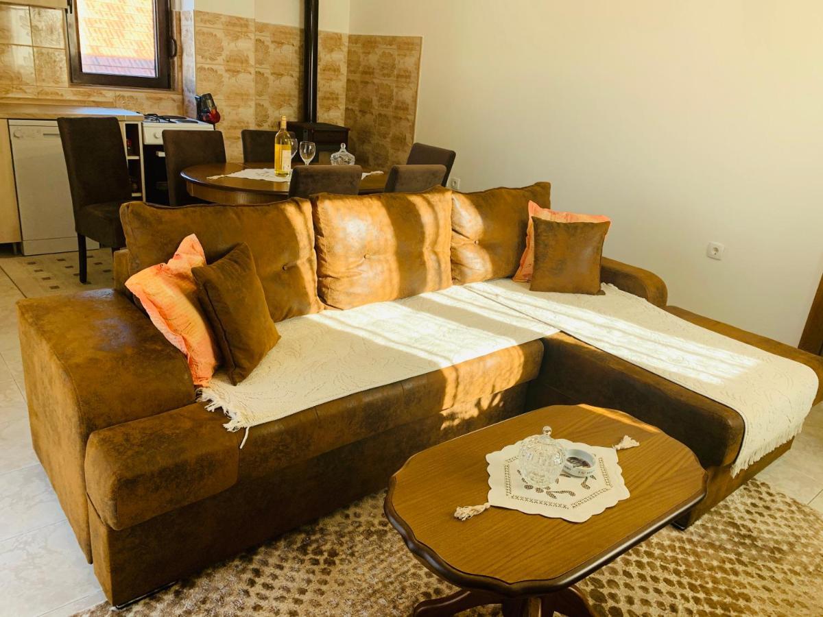 Gara 5 Apartment โกตอร์ ภายนอก รูปภาพ