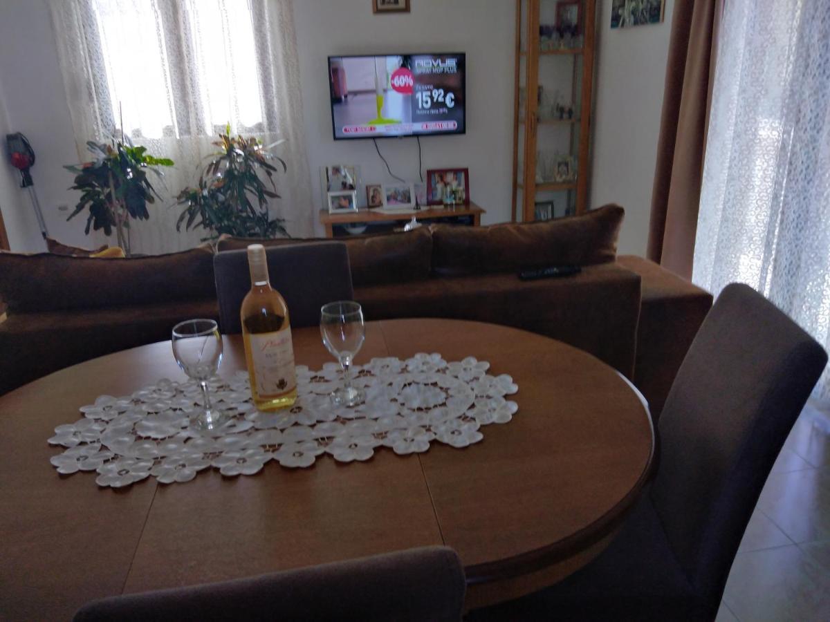Gara 5 Apartment โกตอร์ ภายนอก รูปภาพ